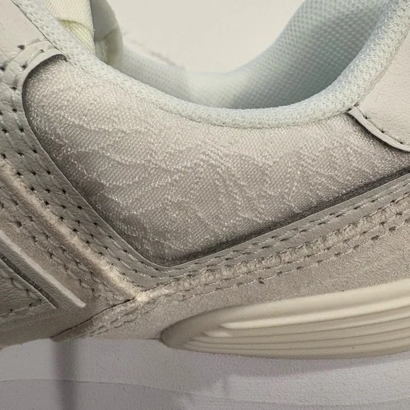 NEW BALANCE 574+ PLATFORM SNEAKER - Picture 14 of 16